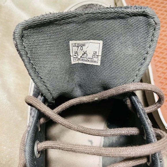 Vans - Picture 7 of 7